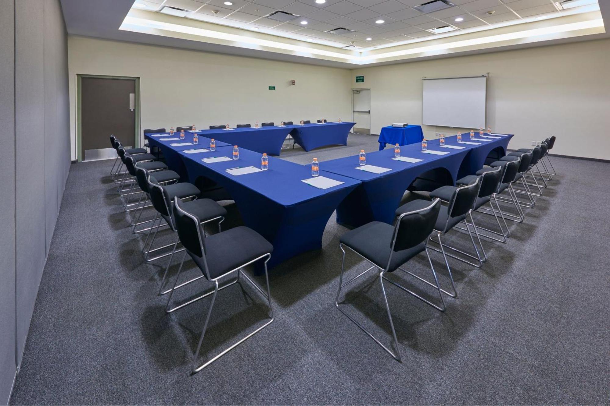 Hotel Express Junior By Marriott Guadalajara Periferico Sur Tlaquepaque
