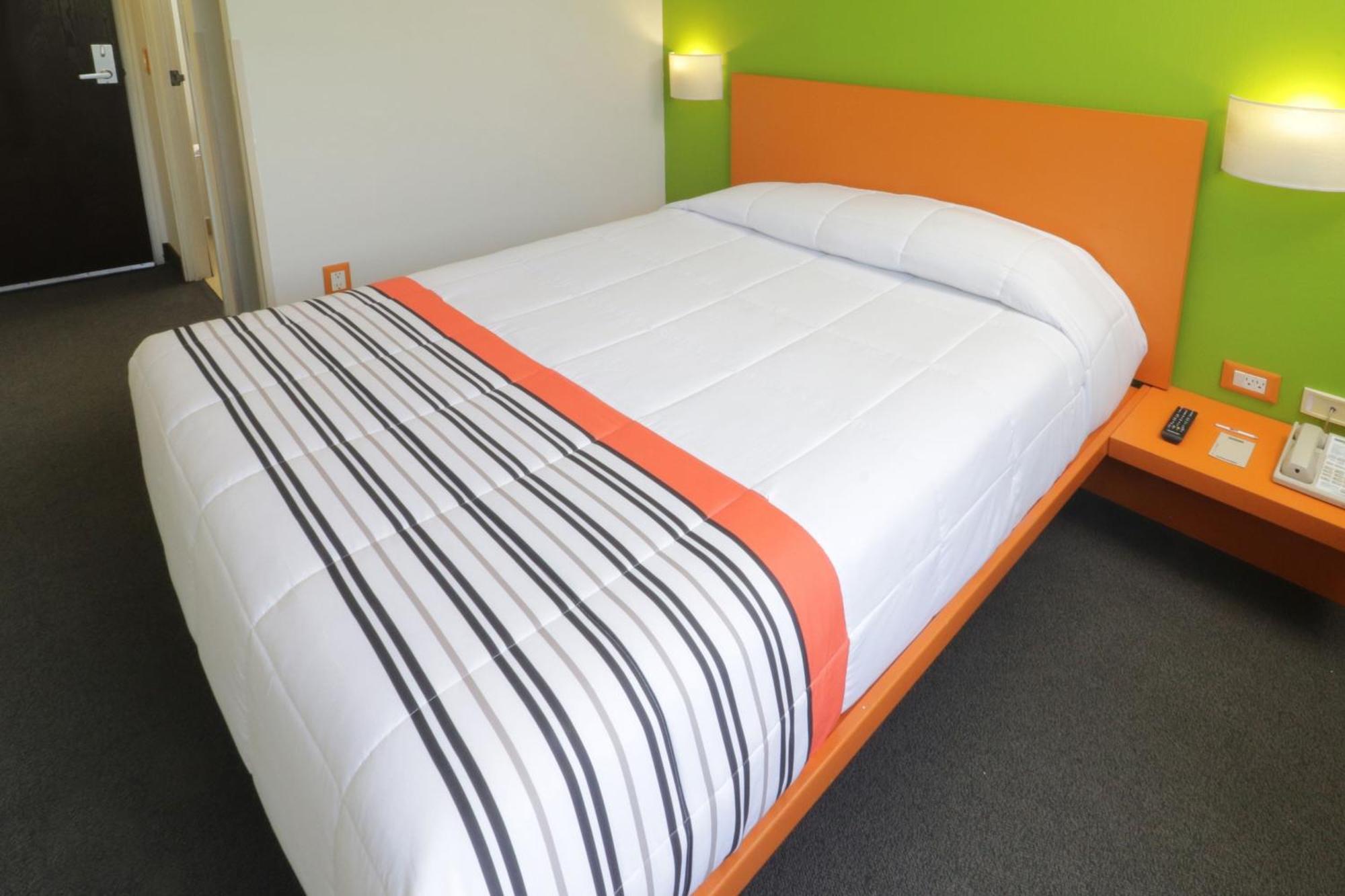 Hotel Express Junior By Marriott Guadalajara Periferico Sur 3*