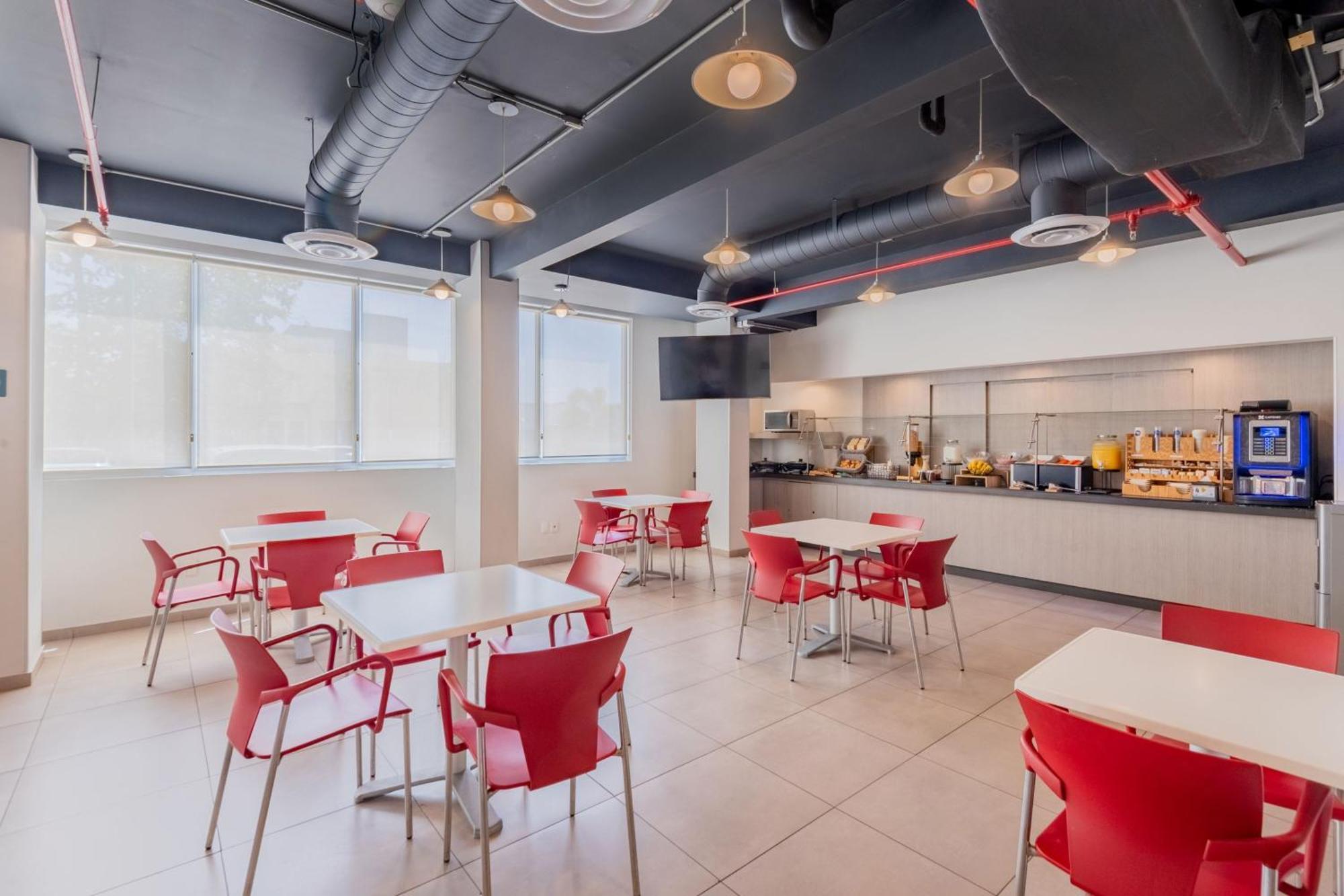 Hotel Express Junior By Marriott Guadalajara Periferico Sur