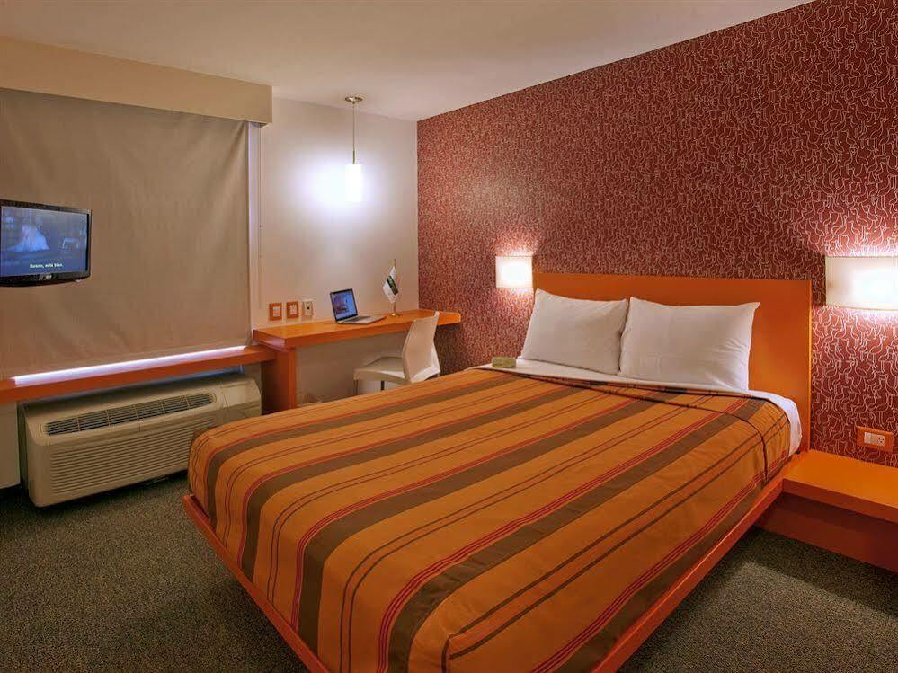 Hotel Express Junior By Marriott Guadalajara Periferico Sur Tlaquepaque